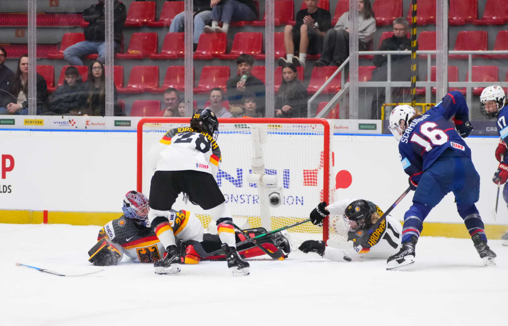 Scamurra shoots on a nearly open net