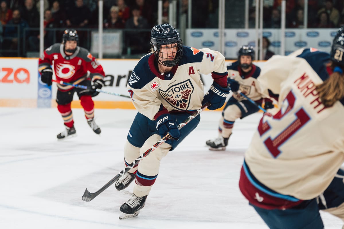 Victoire sign Poulin, Stacey, Desbiens to two-year extensions